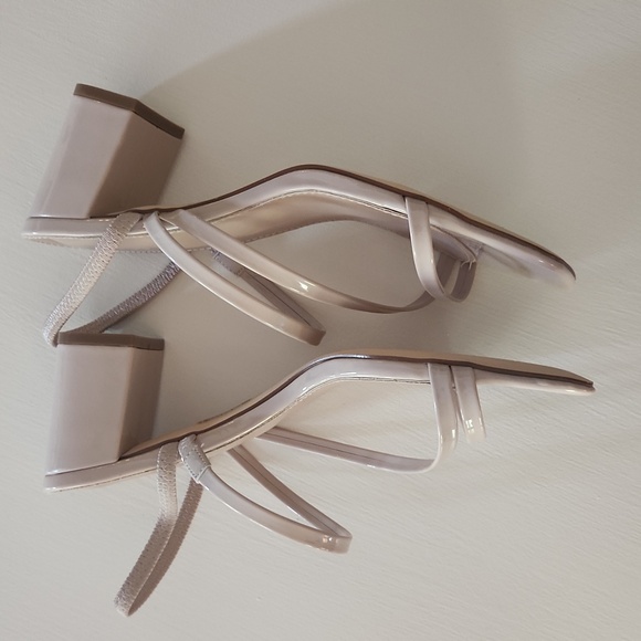 Berness Women's Hattie Minimalist Strappy Block Heel Sandals Nude Beige 8.5 - Picture 6 of 10